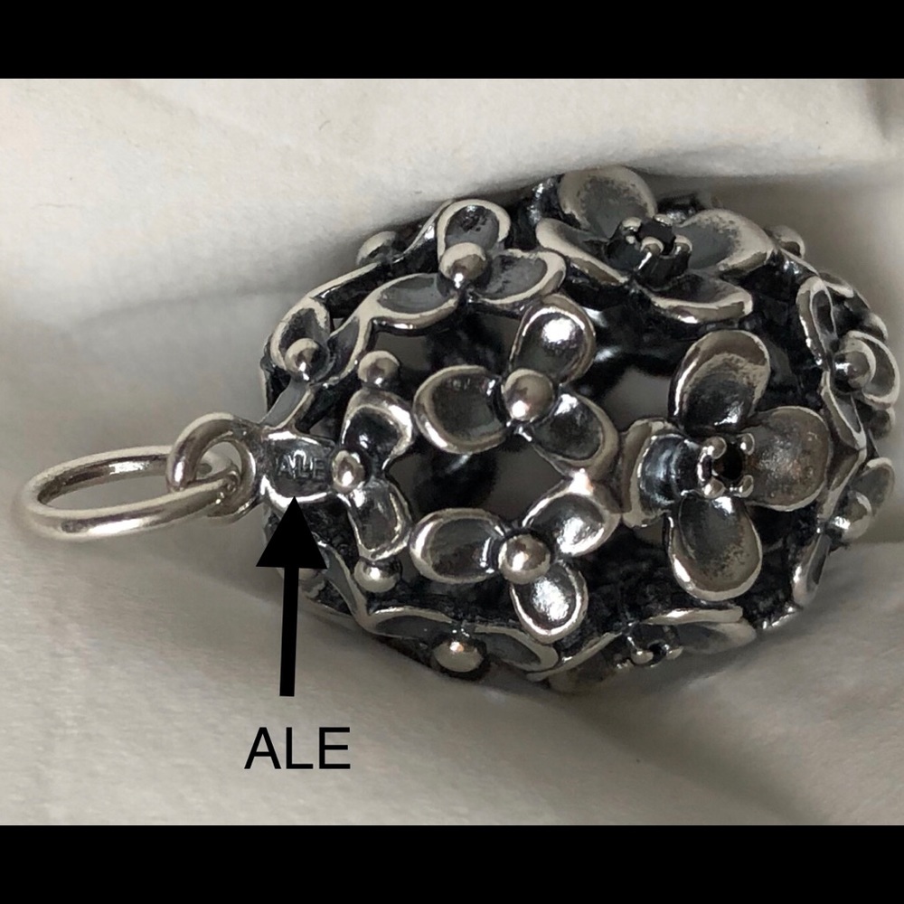 Retired‼️RARE Pandora Floral Elegance Black Crystal Pendant Stamped S925 ALE‼️ - Picture 3 of 4
